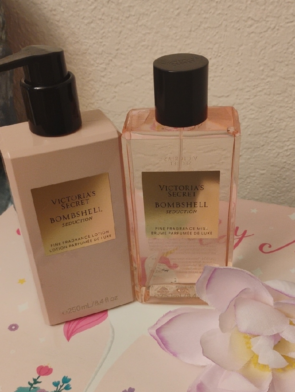 Victoria's Secret Bombshell Seduction Set - Pink, Gold